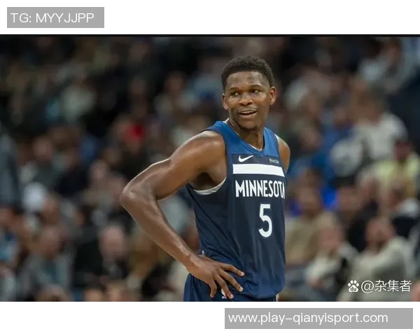 兰德尔表现平平首节手感冰凉全场贡献21分5篮板3助攻3抢断